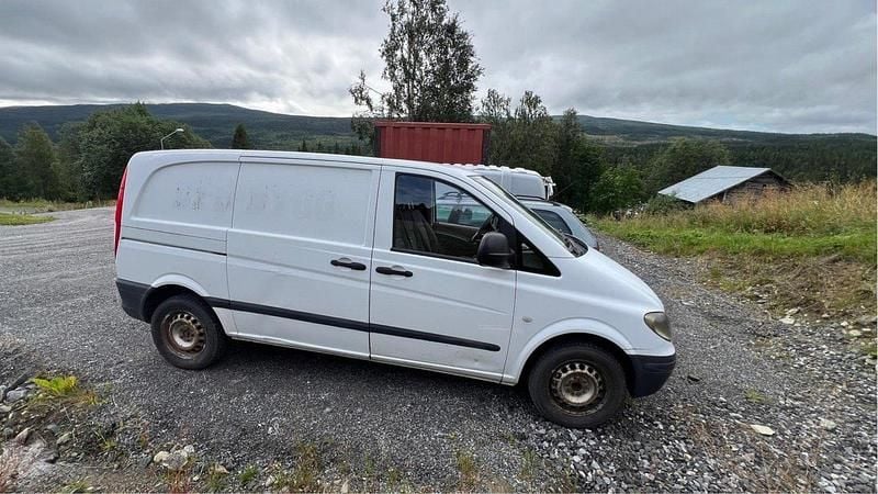 Vit Begagnad 2008 Mercedes Vito Minibuss | 69 000 kr (Dyr) - Bild 1/4