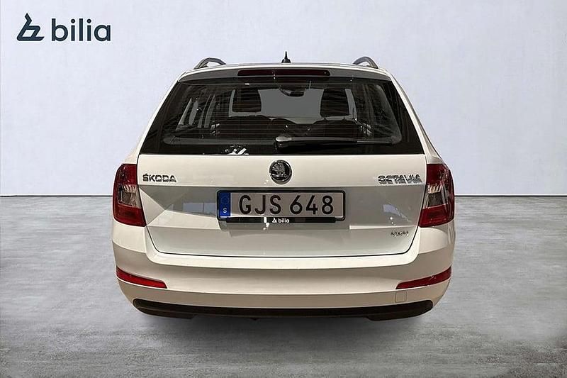 Begagnad Skoda Octavia 110 HK (80 kW) 2016 Vit Kombi