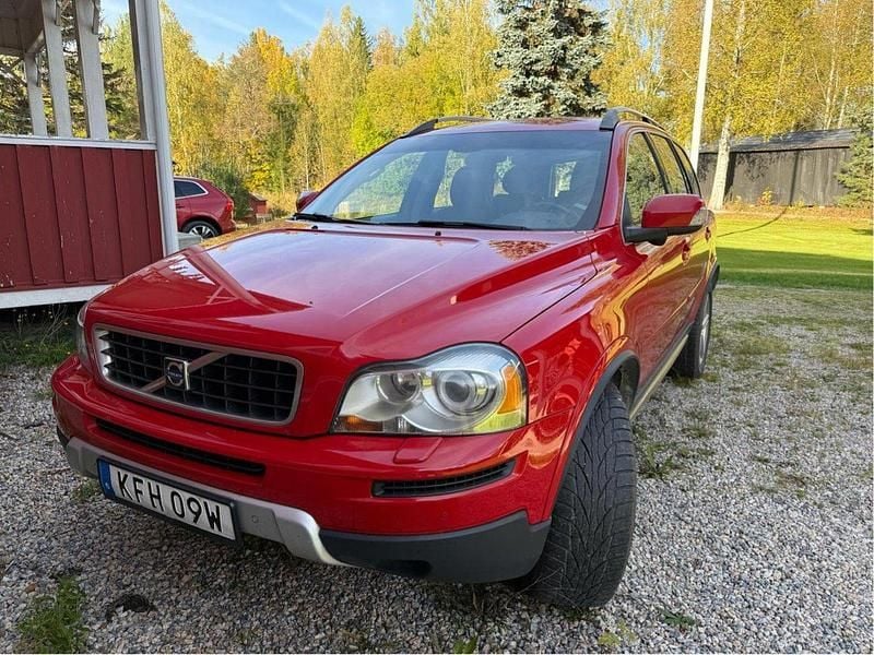 Röd Begagnad 2008 Volvo XC90 SUV | 61 900 kr (Marknadspris) - Bild 1/4