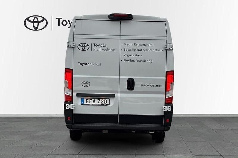 Begagnad Toyota Proace 182 HK (133 kW) 2024 Vit Minibuss
