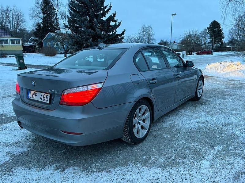 Begagnad BMW 523 190 HK (139 kW) 2010 Sedan