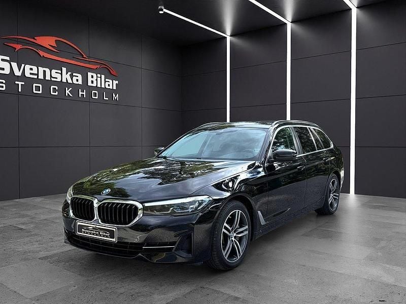 Svart Begagnad 2021 BMW 530e Kombi | 329 900 kr (Bra pris) - Bild 1/4