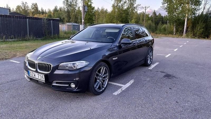 Grå Begagnad 2014 BMW 530 Comfort Edition Kombi | 139 000 kr (Bra pris) - Bild 1/4