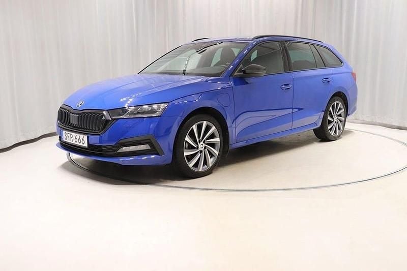 Blå Begagnad 2022 Skoda Octavia Sport Kombi | 289 800 kr (Bra pris) - Bild 1/4