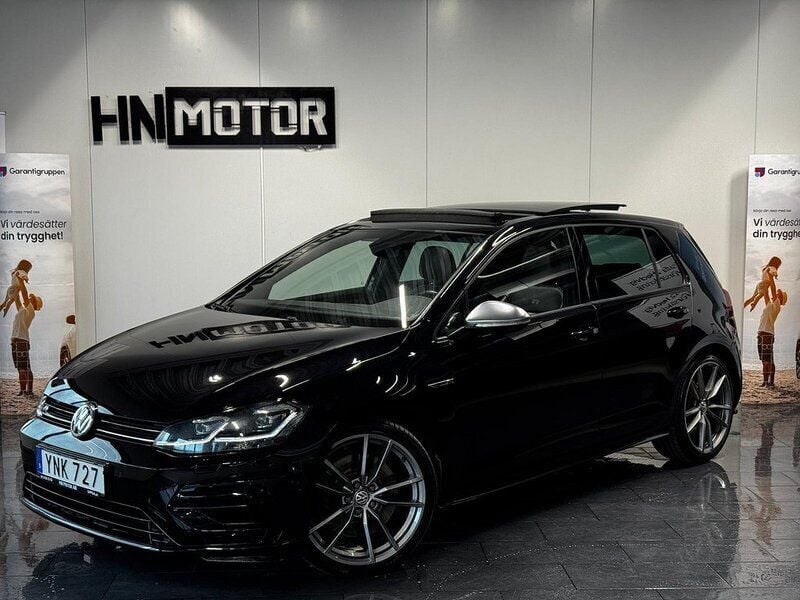 Svart Begagnad 2018 VW Golf VII R Halvkombi | 319 900 kr - Bild 1/4