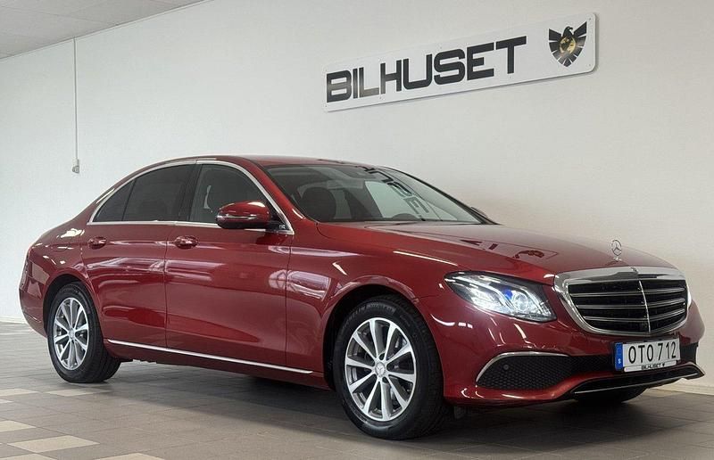 Röd Begagnad 2017 Mercedes E220 Exclusive Sedan | 249 900 kr (Bra pris) - Bild 1/4