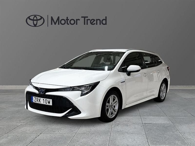 Vit Begagnad 2020 Toyota Corolla Active Kombi | 209 000 kr (Marknadspris) - Bild 1/4
