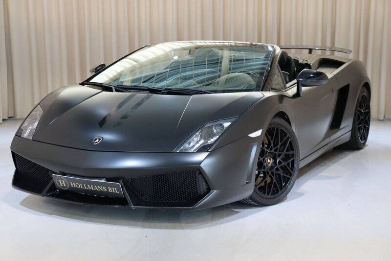 Begagnad Lamborghini Gallardo 561 HK (412 kW) 2010 Flerfärgad Cab