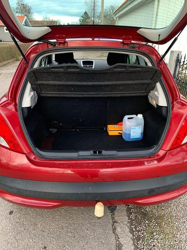 Begagnad Peugeot 207 73 HK (53 kW) 2010 Halvkombi