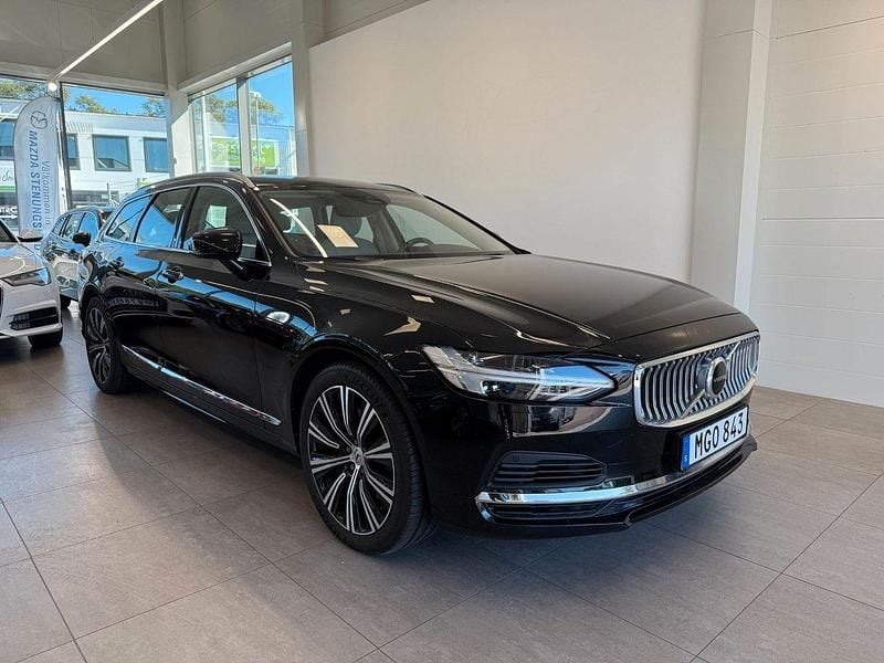 Svart Begagnad 2020 Volvo V90 Inscription Kombi | 384 900 kr (Marknadspris) - Bild 1/4