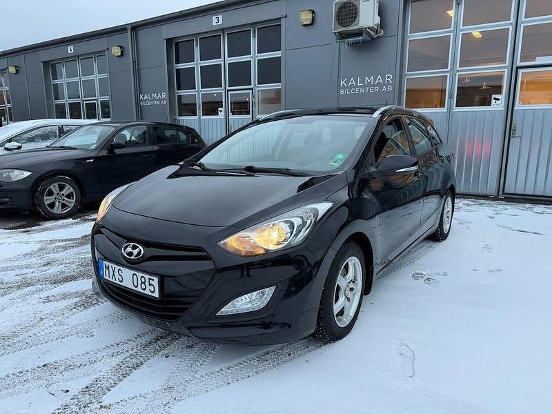Svart Begagnad 2013 Hyundai i30 Kombi | 84 900 kr (Marknadspris) - Bild 1/4