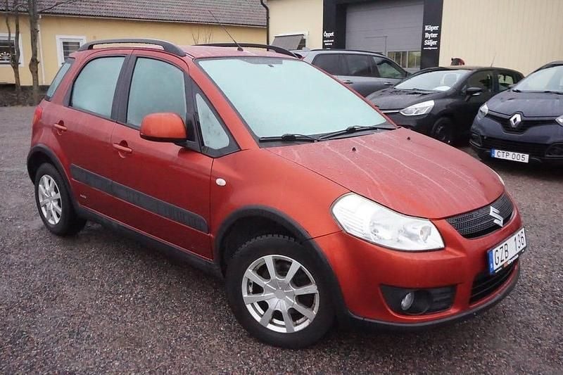 Orange Begagnad 2007 Suzuki SX4 Halvkombi | 52 900 kr (Marknadspris) - Bild 1/4