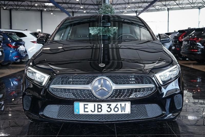Begagnad Mercedes A180 Progressive 116 HK (85 kW) 2019 Svart Halvkombi