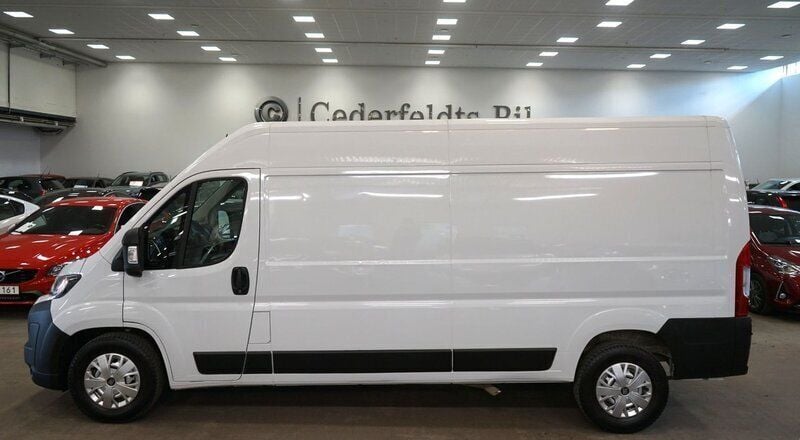 Vit Begagnad 2024 Fiat Ducato Van | 429 900 kr - Bild 1/4