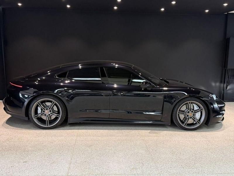 Begagnad Porsche Taycan Turbo 500 kW (680 HK) 2020 Svart Sedan