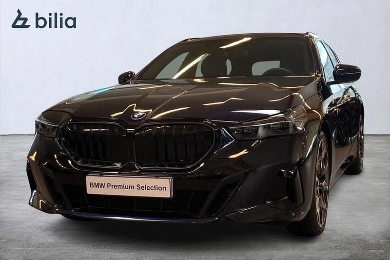 Svart Begagnad 2024 BMW 520 M Sport Kombi | 639 000 kr - Bild 1/4