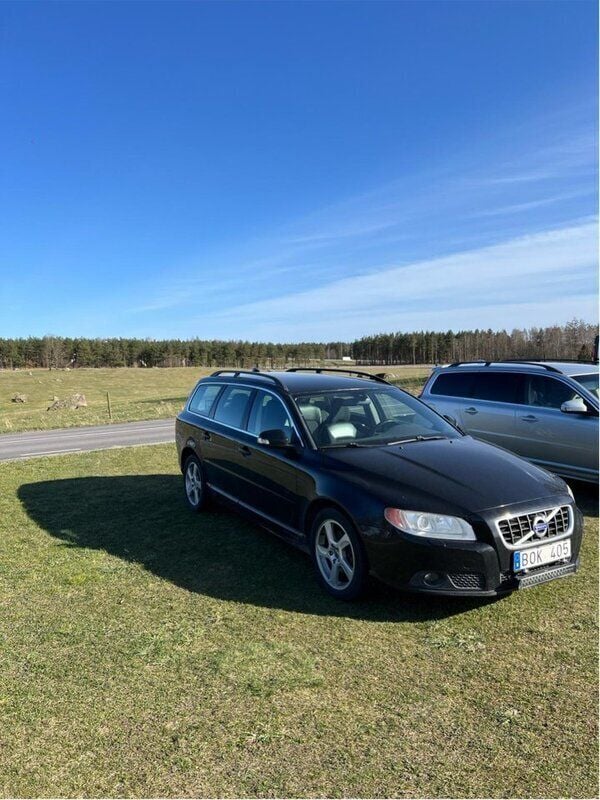 Svart Begagnad 2010 Volvo V70 Momentum Kombi | 46 500 kr (Bra pris) - Bild 1/2