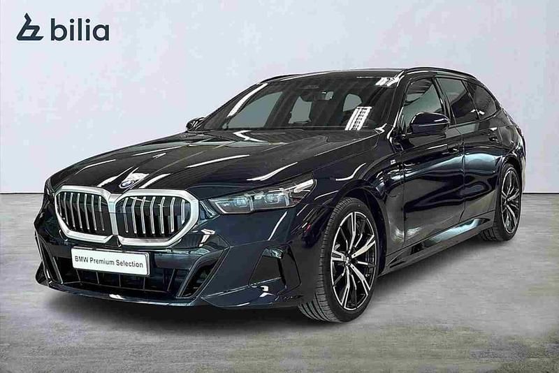 Svart Begagnad 2025 BMW 530e Kombi | 649 900 kr - Bild 1/1