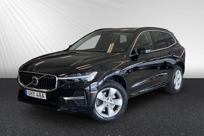 Svart Begagnad 2022 Volvo XC60 Core SUV | 314 400 kr (Superpris) - Bild 1/4