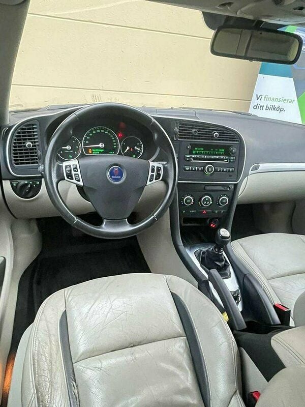 Begagnad Saab 9-3 Vector 150 HK (110 kW) 2010 Svart Kombi