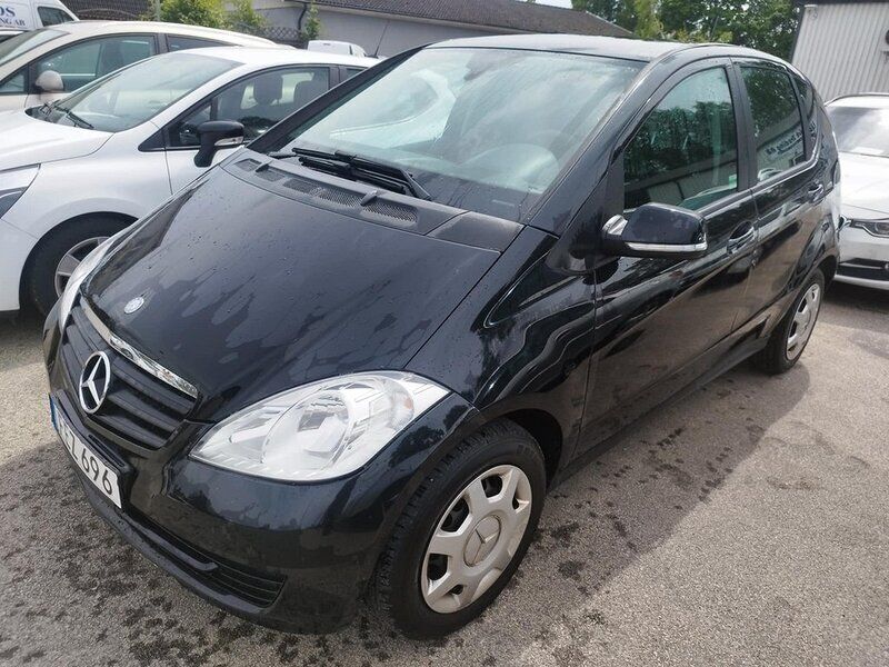 Svart Begagnad 2011 Mercedes A180 Halvkombi | 29 900 kr (Marknadspris) - Bild 1/3