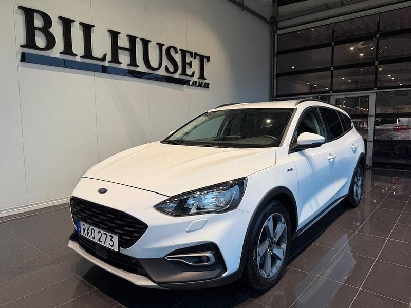 Vit Begagnad 2021 Ford Focus Active Kombi | 189 900 kr (Marknadspris) - Bild 1/4