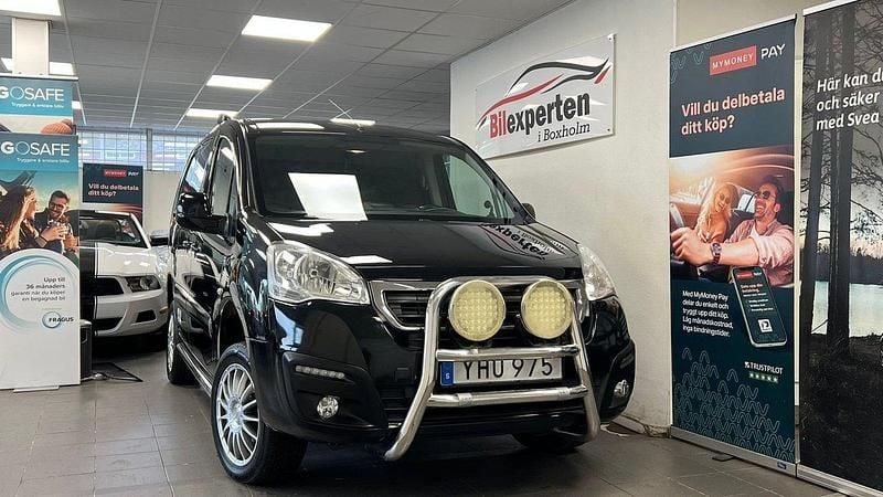 Svart Begagnad 2017 Peugeot Partner Minibuss | 114 900 kr (Marknadspris) - Bild 1/4