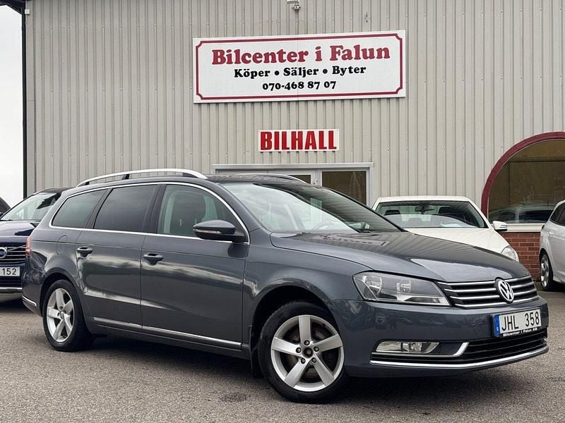 Ljusgrå Begagnad 2013 VW Passat Kombi | 99 900 kr (Lite dyr) - Bild 1/4