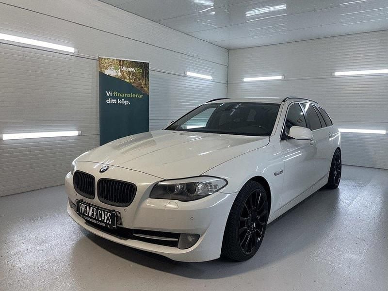 Vit Begagnad 2010 BMW 520 Kombi | 59 500 kr (Lite dyr) - Bild 1/4