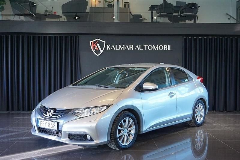 Begagnad Honda Civic Lifestyle 120 HK (88 kW) 2013 Silver Halvkombi