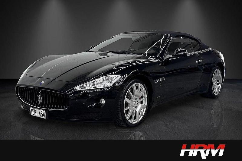 Svart Begagnad 2010 Maserati GranCabrio Cab | 549 900 kr - Bild 1/4