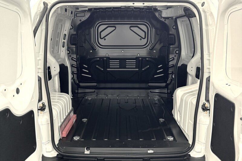 Begagnad Fiat Fiorino 81 HK (59 kW) 2024 Vit Minibuss