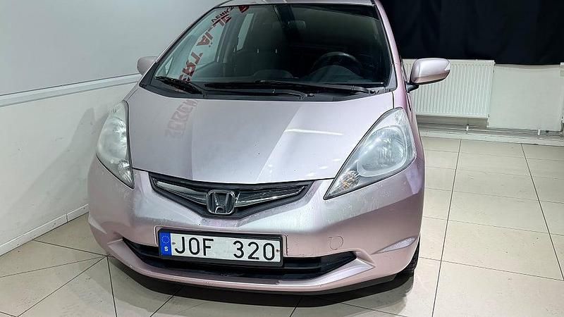 Begagnad Honda Jazz 99 HK (72 kW) 2009 Röd Halvkombi