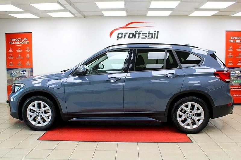 Begagnad BMW X1 Sport Line 125 HK (91 kW) 2020 Mörkgrå SUV