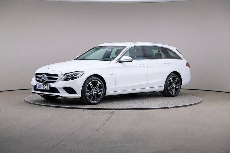 Vit Begagnad 2019 Mercedes 300 Avantgarde Kombi | 255 000 kr - Bild 1/4