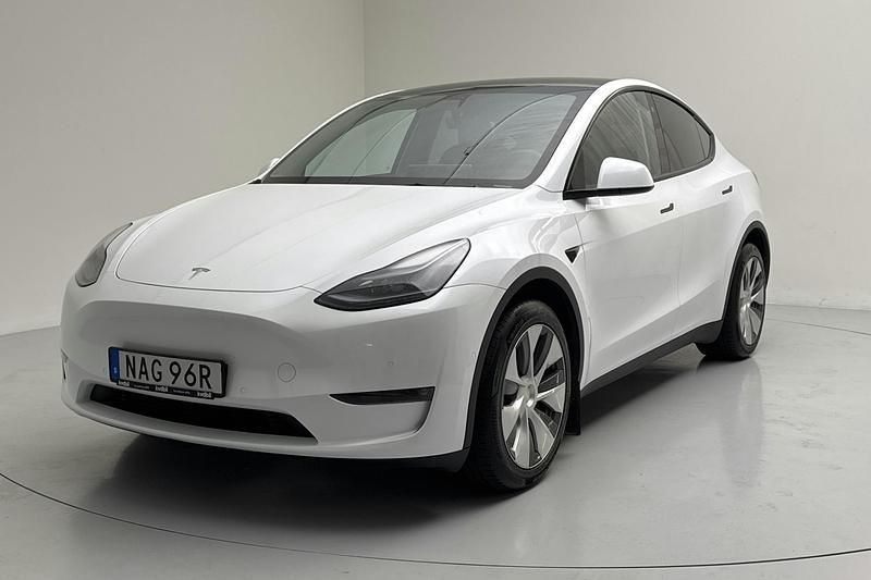 Vit Begagnad 2022 Tesla Model Y SUV | 335 000 kr - Bild 1/4