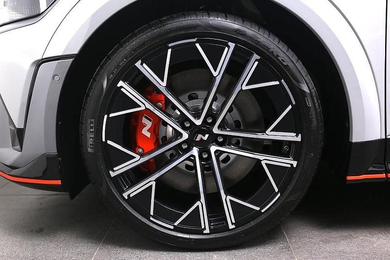 Begagnad Hyundai Ioniq 5 2024 Grå SUV