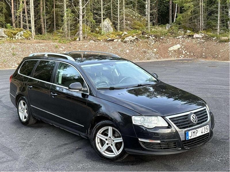 Svart Begagnad 2009 VW Passat Sportline Kombi | 25 000 kr (Superpris) - Bild 1/4