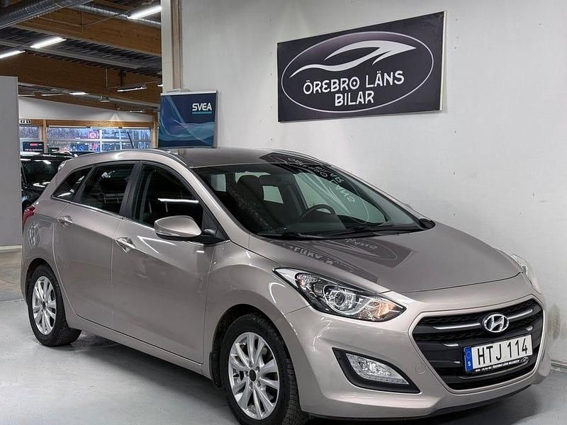 Begagnad Hyundai i30 110 HK (80 kW) 2016 Ljusbrun (brun) Kombi