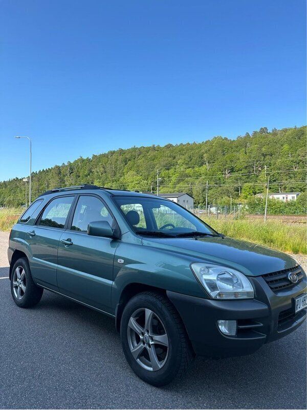 Grön Begagnad 2005 Kia Sportage 4 SUV | 29 000 kr (Bra pris) - Bild 1/4