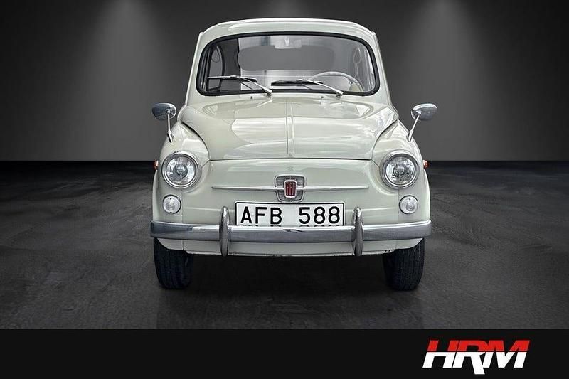Begagnad Fiat 600D 33 HK (24 kW) 1965 Lgul Sedan