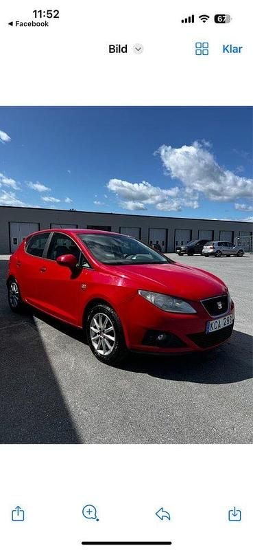 Röd Begagnad 2011 Seat Ibiza Style Halvkombi | 30 000 kr (Bra pris) - Bild 1/4