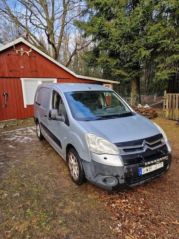 Begagnad Citroën Berlingo 90 HK (66 kW) 2010 Minibuss