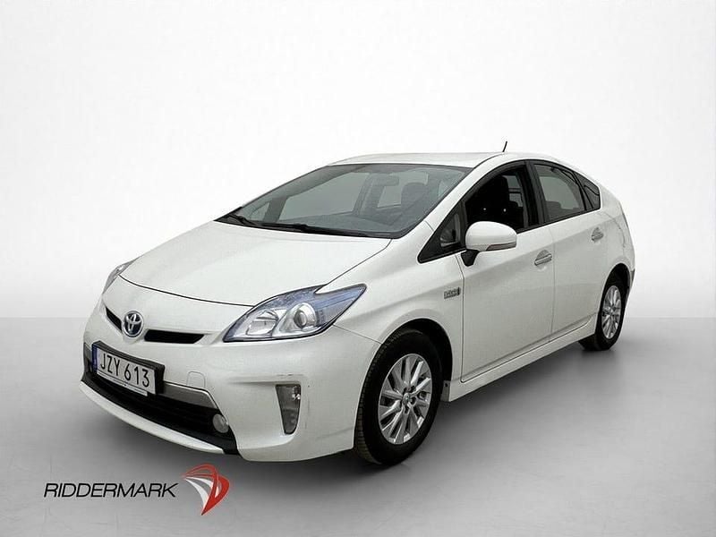 Begagnad Toyota Prius Plug-in Hybrid 136 HK (100 kW) 2015 Vit Halvkombi