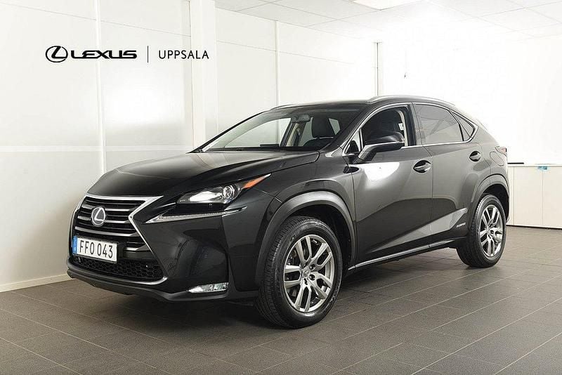 Svart Begagnad 2017 Lexus NX300h Executive Line SUV | 254 900 kr (Marknadspris) - Bild 1/4