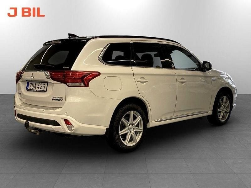 Begagnad Mitsubishi Outlander 203 HK (149 kW) 2018 Vit SUV
