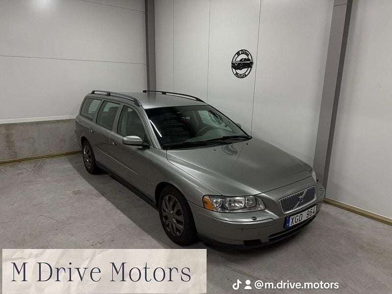 Ljusgrön Begagnad 2005 Volvo V70 Business Edition Kombi | 34 900 kr (Marknadspris) - Bild 1/4