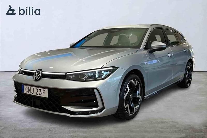 Silver Begagnad 2025 VW Passat Kombi | 429 900 kr - Bild 1/1