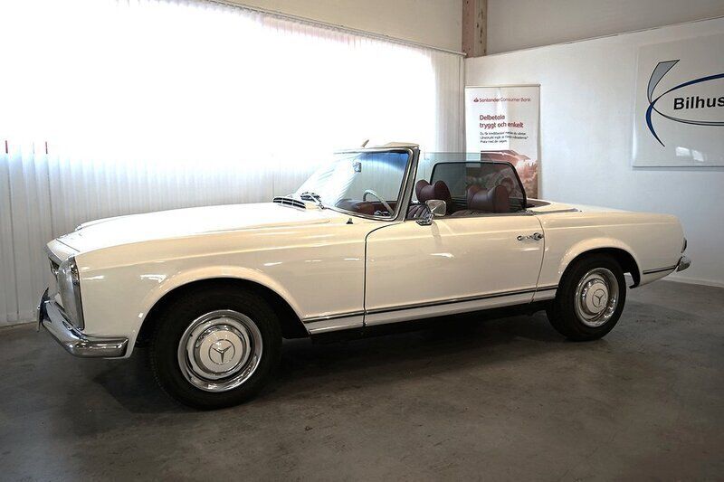 Vit Begagnad 1967 Mercedes 230 Cab | 625 000 kr - Bild 1/4