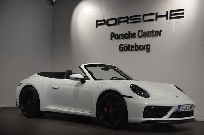 Flerfärgad (white) Begagnad 2023 Porsche 911 Cab | 1 949 000 kr - Bild 1/4